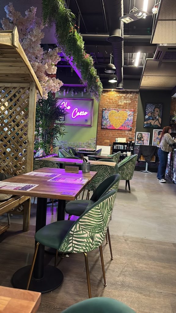 Discovering the Best at On The Hush – Cafe Northern Quarter & Bottomless Brunch Manchester Features, Hours, and General Details